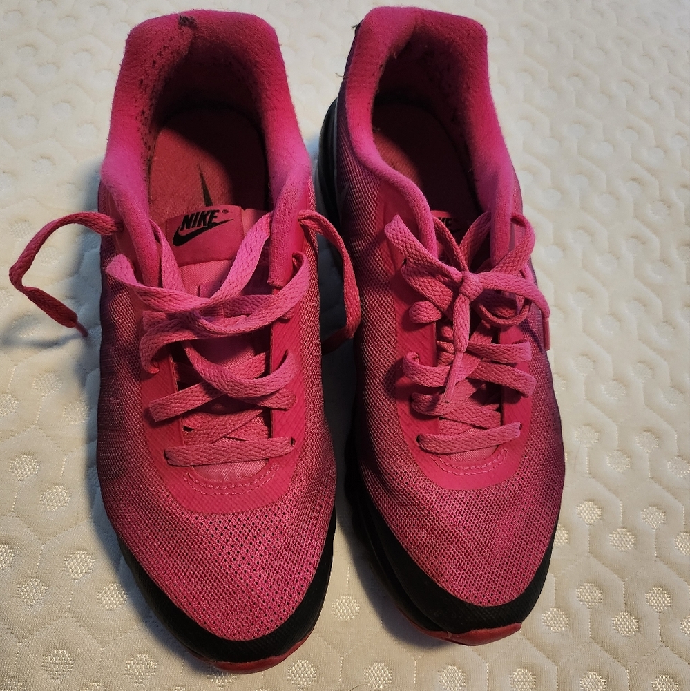 Nike Air Pink and Black size 9